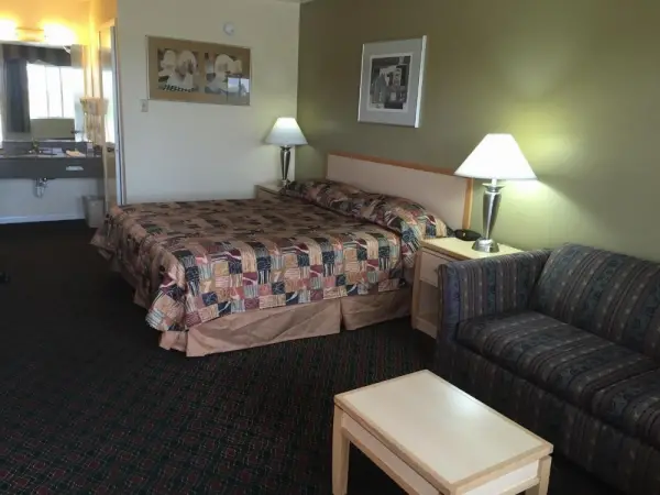 Relax Inn Marlin 6